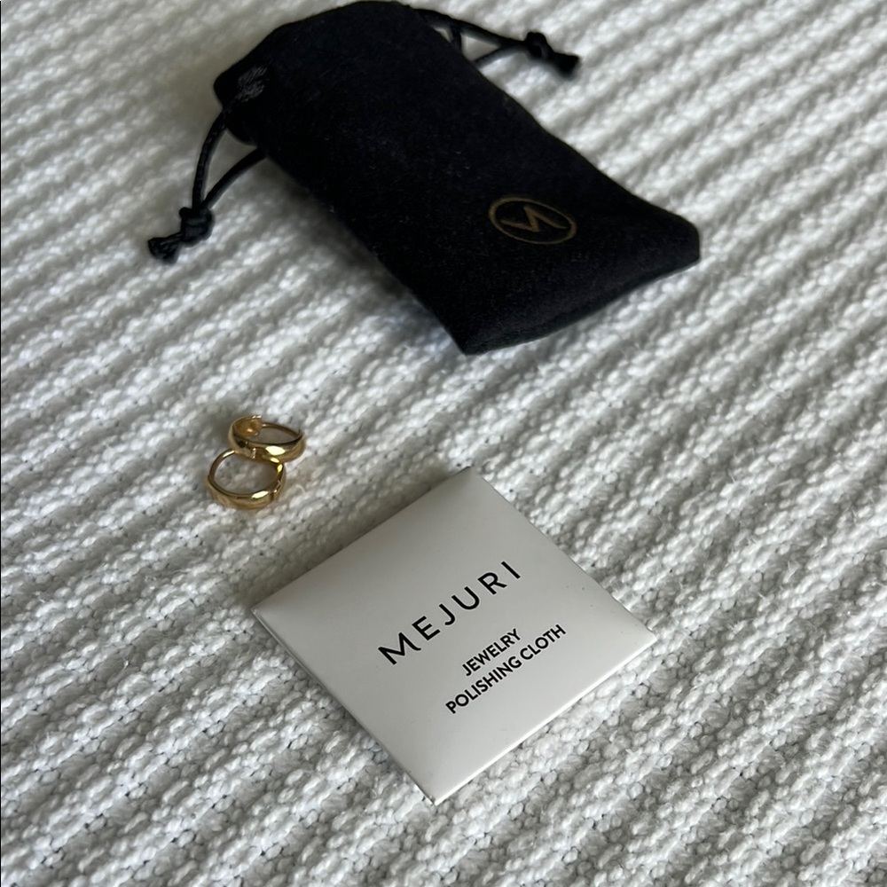 Mejuri 14k Bold Huggie Hoops